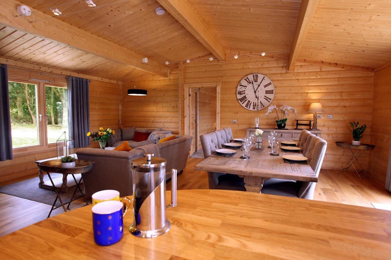 Cambridgeshire Lakes - Luxury Lodges In A Stunning Lake Location Gamlingay Exterior photo